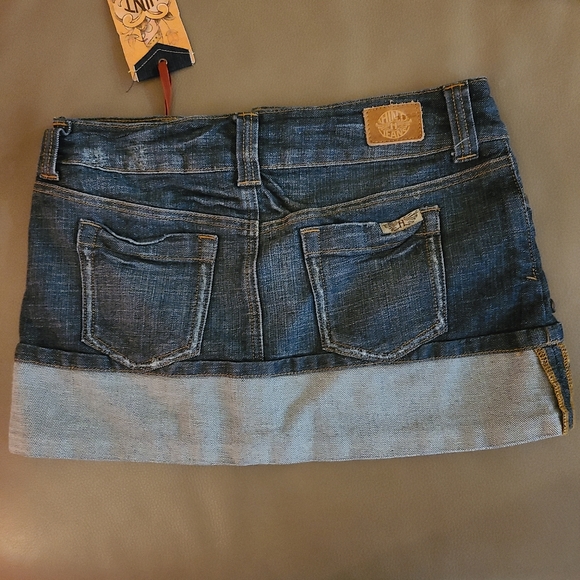 Lot (4) Denim Skirts - Juniors (sizes 1, 3, & 5/6) - Picture 4 of 9